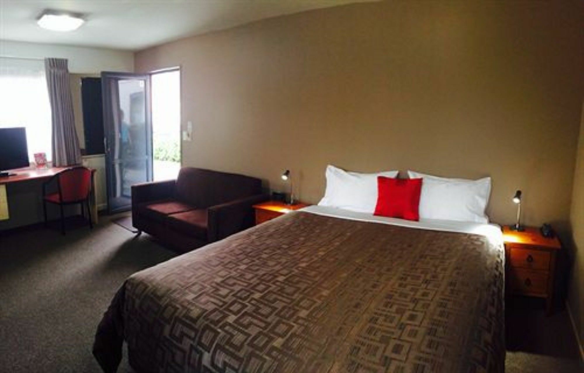 Bella Vista Motel 4*