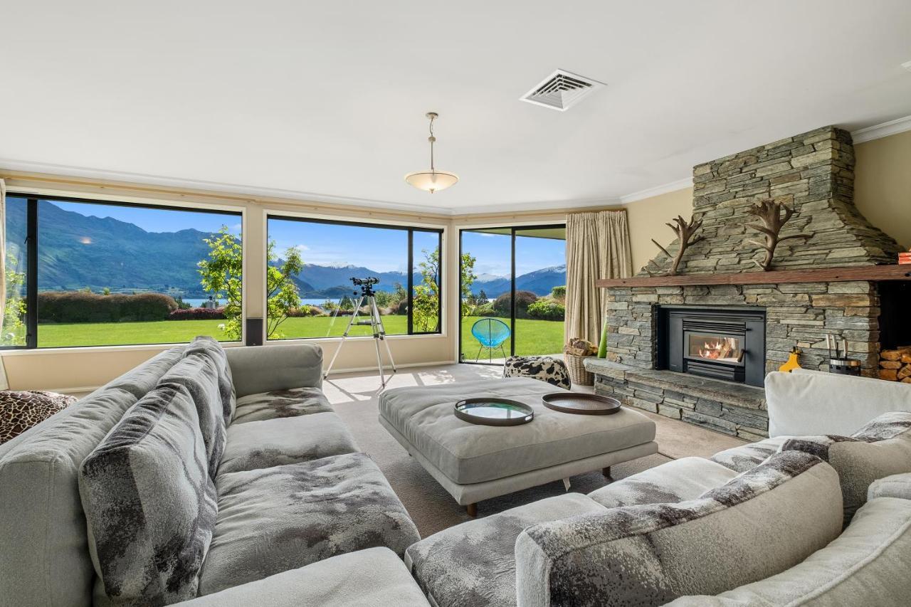 Hilltop Blue Views - Holiday home Wanaka