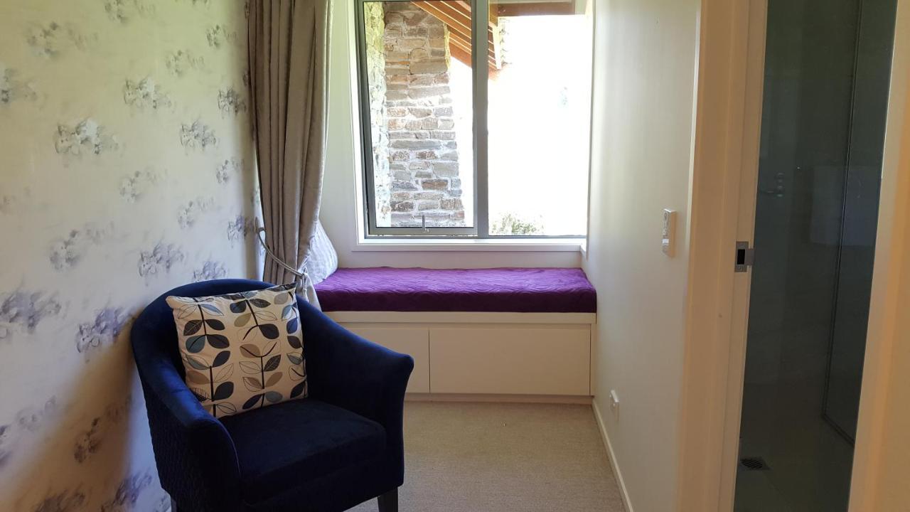 Golfcourse Road And Motel 4*